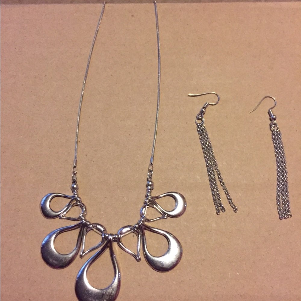Cute shirt necklace with earrings